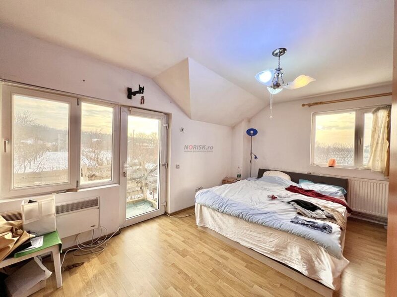 Snagov - Vladiceasca vila 5 camere langa lac si padure  450 mp teren  natura