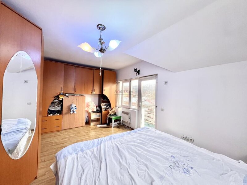 Snagov - Vladiceasca vila 5 camere langa lac si padure  450 mp teren  natura